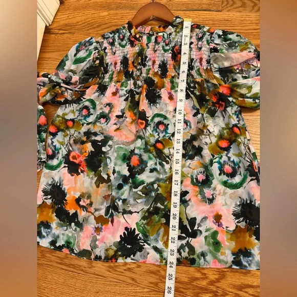 Marie Oliver Long Sleeve Silk Colorful Floral Sofia
Smocked Blouse Top size S - Picture 9 of 9